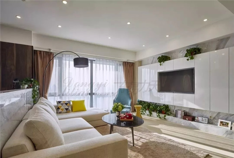 【風(fēng)尚設(shè)計】鄭州裝修公司電視背景墻造個洞 鄰家的裝修設(shè)計逆天了 【風(fēng)尚設(shè)計】鄭州裝修公司電視背景墻造個洞 鄰家的裝修設(shè)計逆天了