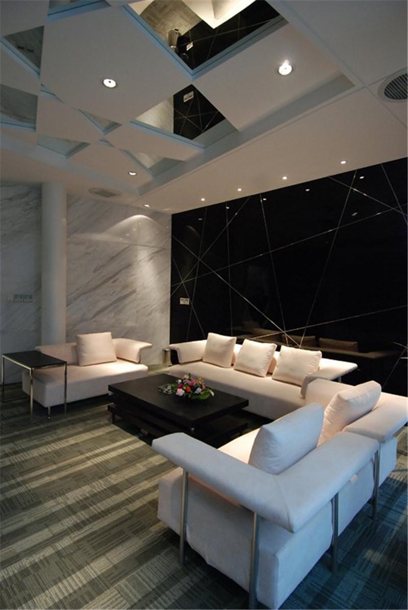 河南裝飾公司|國(guó)貿(mào)招商中心