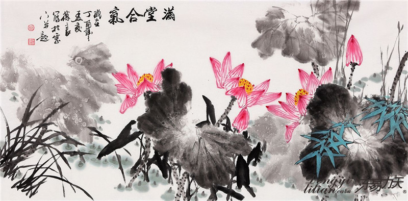 鄭州裝飾公司裝修設(shè)計達人提醒：客廳墻壁裝飾掛裝飾畫更贊