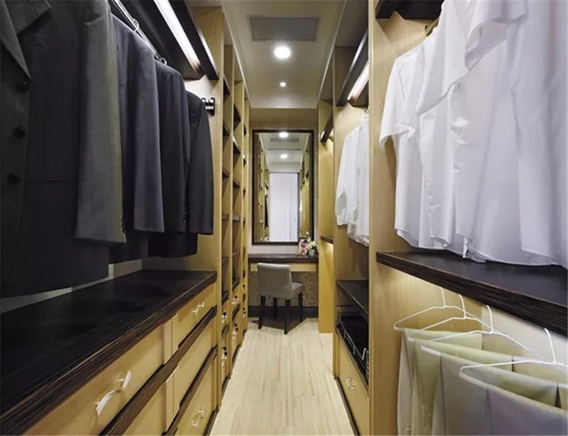 鄭州裝飾公司精裝精致衣帽間，品質(zhì)生活范兒，就是這么迷人