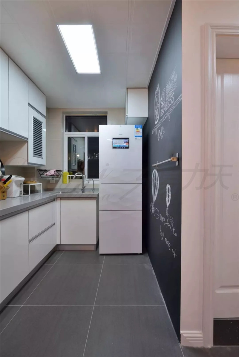 鄭州別墅裝修玩轉(zhuǎn)黑板墻，涂鴉、文藝兩相宜